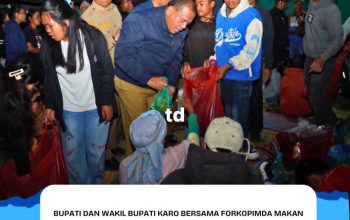 Bupati dan Wakil Bupati Karo Bersama Forkopimda Makan Malam Bersama Pengungsi Erupsi Gunung Sinabung