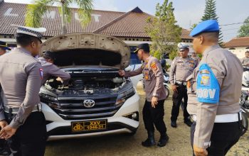 Pastikan Kesiapan Angota,Wakapolres Lampung Utara Cek Langsung Kendaraan Dinas Pastikan Kesiapan Angota,Wakapolres Lampung Utara Cek Langsung Kendaraan Dinas