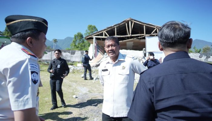 Tinjau Langsung Rutan Ruteng Pascagempa NTT, Kemenimipas Salurkan Bantuan Sosial bagi Warga dan Warga Binaan