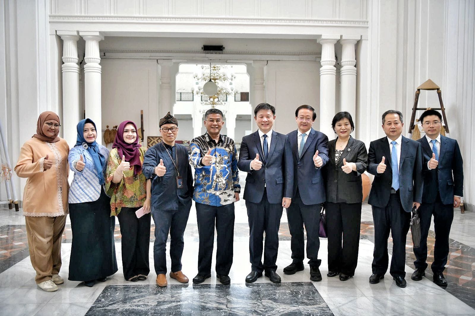 Terima Delegasi Henan, Wagub Erwan Ungkap Potensi Kerja Sama Mulai dari Agrikultur hingga Pariwisata Terima Delegasi Henan, Wagub Erwan Ungkap Potensi Kerja Sama Mulai dari Agrikultur hingga Pariwisata