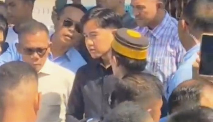 DITERIAKI WARGA DI DEPAN WAPRES, WIBAWA BUPATI MASINTON DIPERTARUHKAN: HAMPIR SETAHUN, JADUP MASIH JADI MASALAH