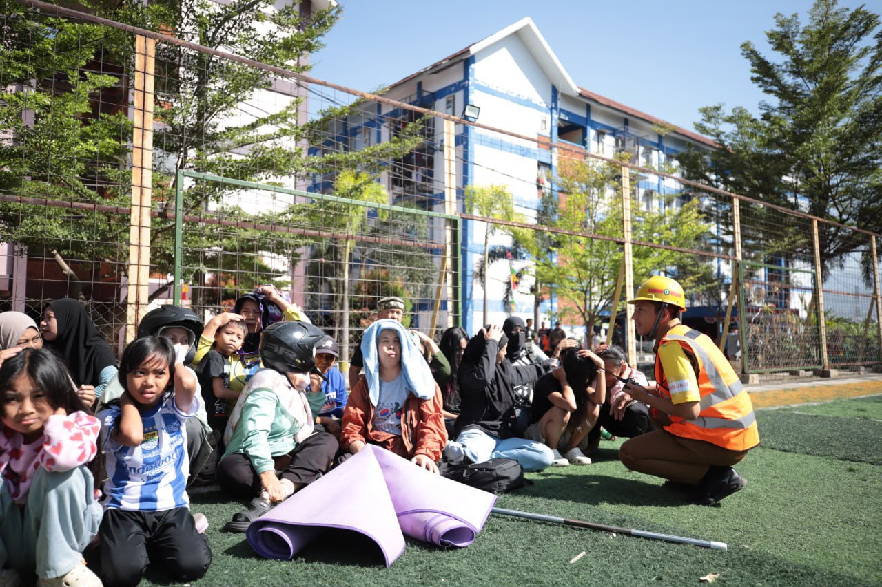 Ada Apa di Cingised: BPBD Kota Bandung Gelar Simulasi Evakuasi Mandiri, Warga Antusias Terlibat