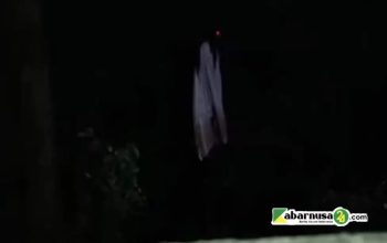 Geger! Sosok Berbaju Putih dan Berambut Panjang Muncul di Bawah Asta Nyamplong, Warga Heboh Geger! Sosok Berbaju Putih dan Berambut Panjang Muncul di Bawah Asta Nyamplong, Warga Heboh