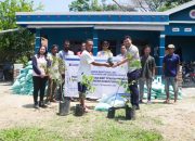 PLN Indonesia Power UBP Labuhan Angin Salurkan 275 Bibit Pohon Produktif untuk Kelompok Tani Indah Subur