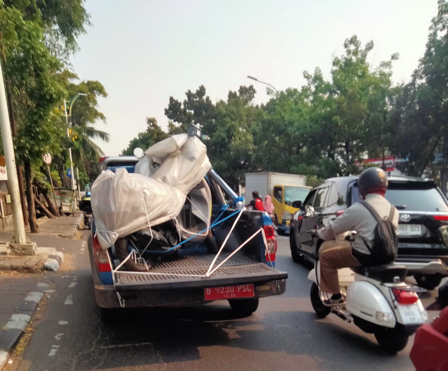 Kendaraan Operasional Plat Merah Diduga Mobil Rescue Tagana Angkut Muatan Non-Darurat, Pengamat Tanya Kejelasan Tugasnya