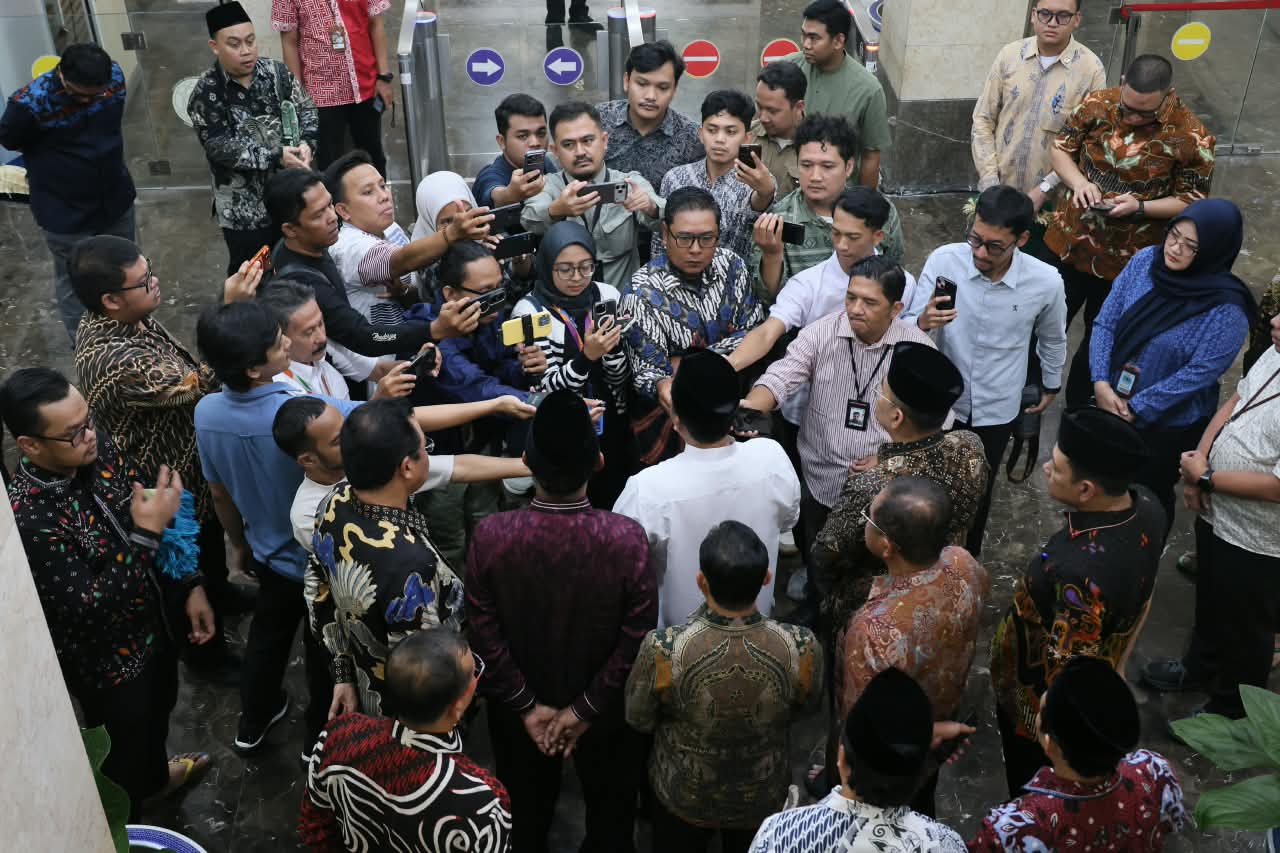 Di Tengah Isu Bergulir, Menteri Nusron : ATR/BPN Hormati Proses Hukum KPK dan Siap Bantu Penuh Di Tengah Isu Bergulir, Menteri Nusron : ATR/BPN Hormati Proses Hukum KPK dan Siap Bantu Penuh
