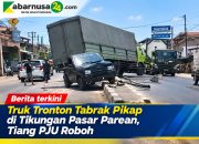 Truk Tronton Tabrak Pikap di Tikungan Pasar Parean, Tiang PJU Roboh