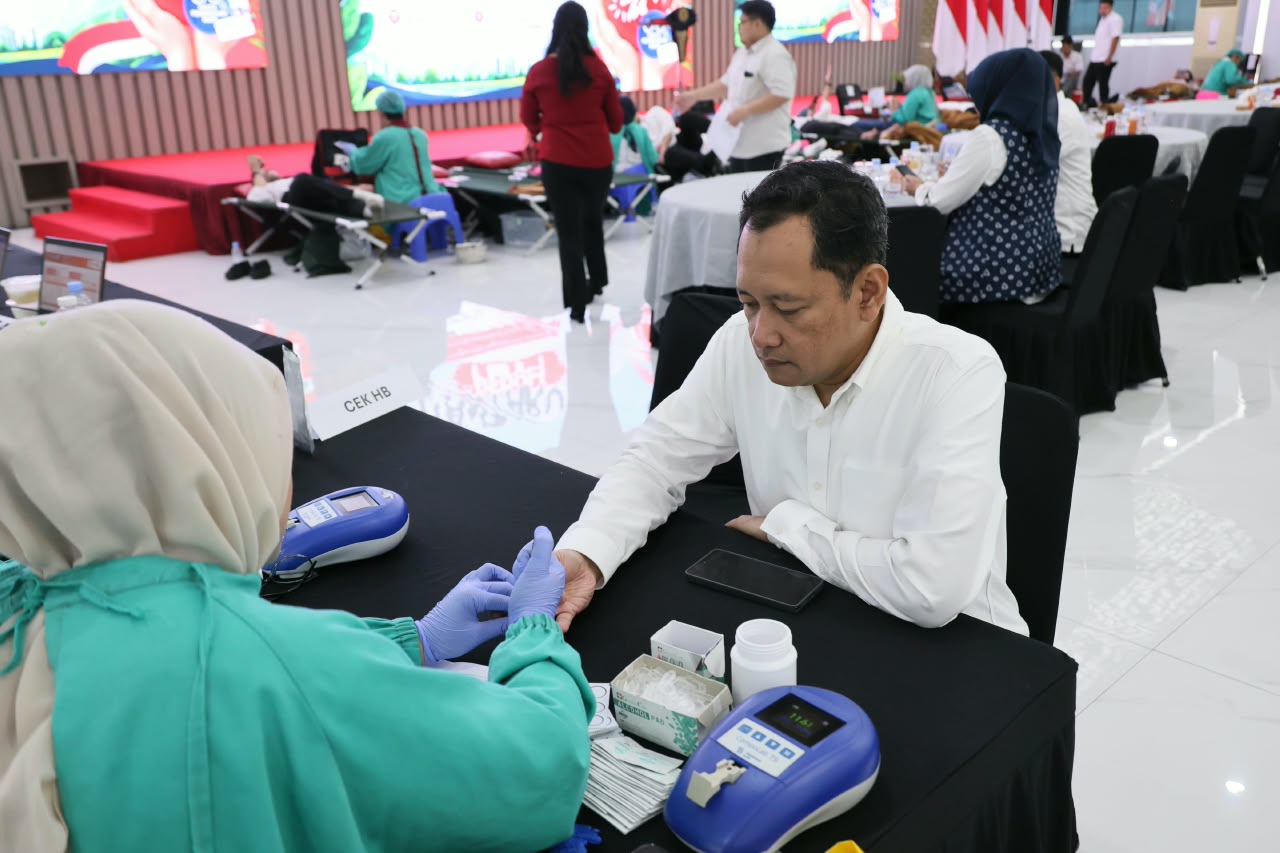 HANTARU Peduli Lewat Donor Darah, Dari Pejabat hingga Petugas Kebersihan - Keluarga Besar ATR/BPN Bersatu dalam Aksi Donor Darah