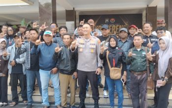 Api Semeru Bergerak ke Malang, Polisi Kerahkan 50 Personel Tiap Hari Api Semeru Bergerak ke Malang, Polisi Kerahkan 50 Personel Tiap Hari