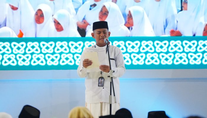 Sepucuk Surat Santri Bergema di Istiqlal: Jangan Biarkan Biaya Kuliah Hentikan Cita-Cita Santri