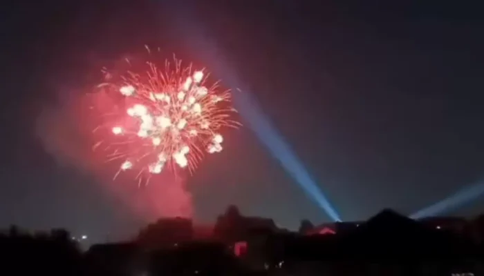 Viral Petasan Kembang Api di Malam Hari Picu Kericuhan Warga, Bagaimana Hukumnya dalam Islam?