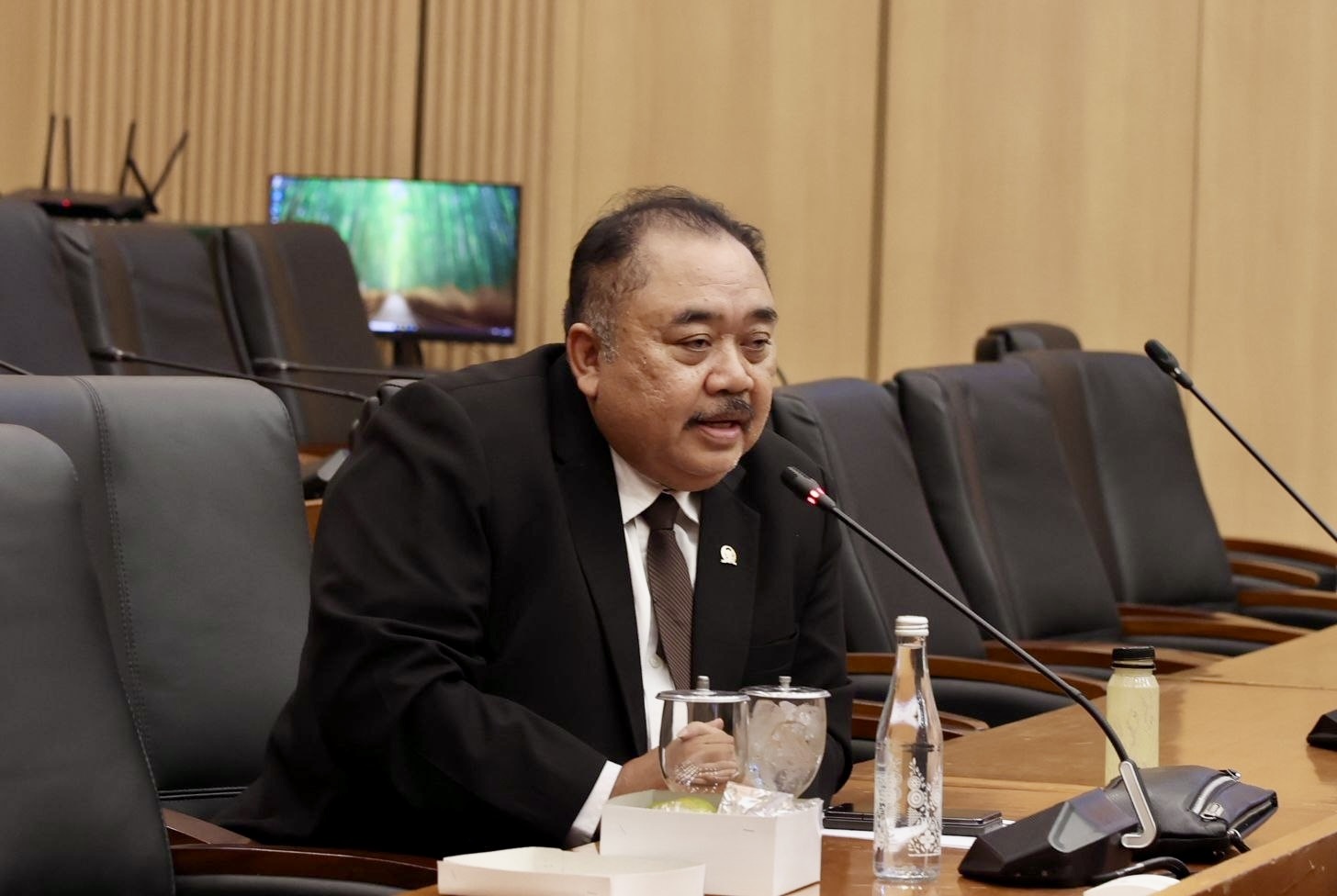 Soroti Antrean Panjang di SPBU, DPR Desak Pemerintah Audit Investigatif BBM Bersubsidi: Cek Stok Terminal, Pengiriman Hingga Transaksi QR