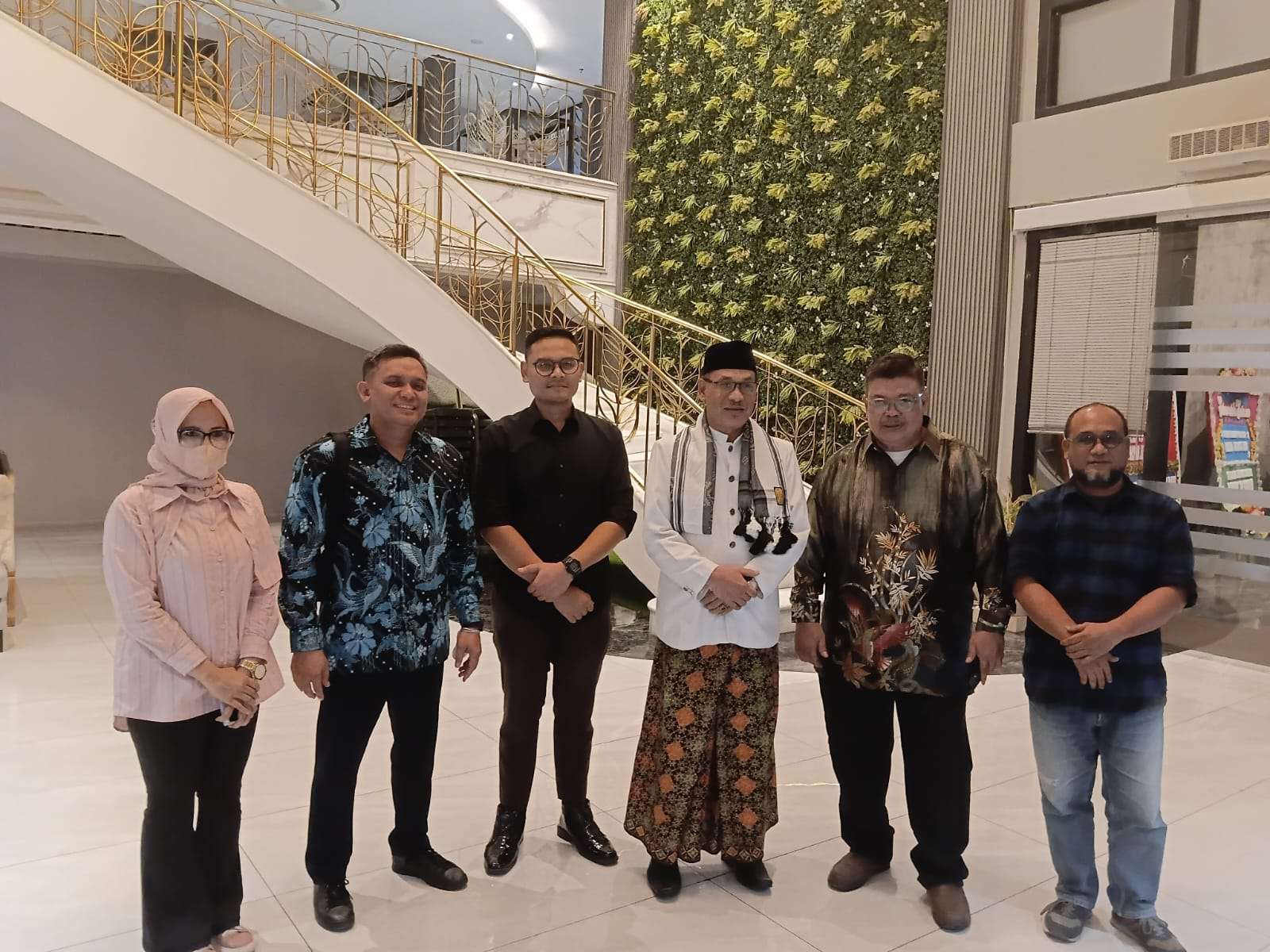 Dikomandoi Binsar Manurung, HUT ke-8 Patroli Bins Dihadiri Pejabat dan Bagi Sembako Warga
