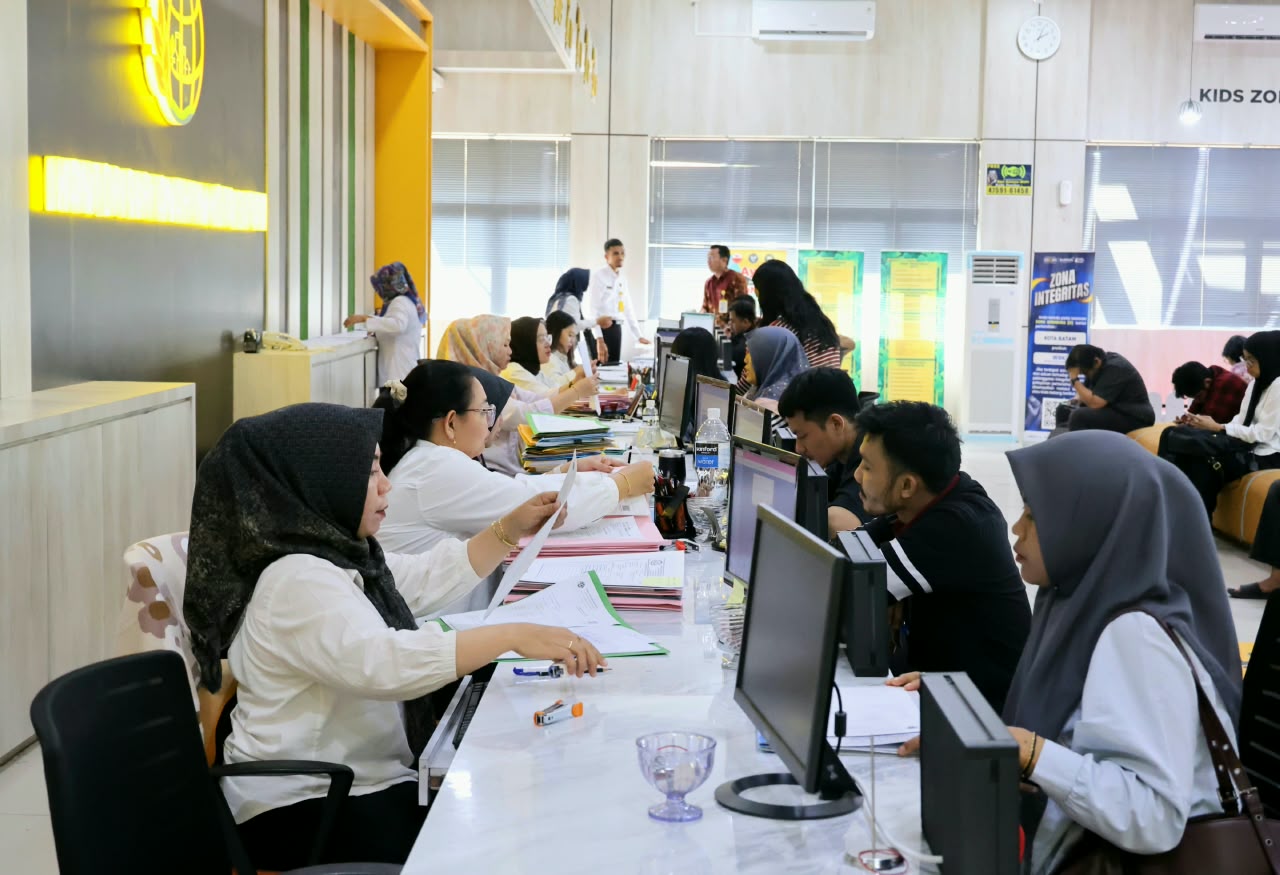Balik Nama Cukup 3 Hari, Sertipikat Bisa Diambil Akhir Pekan - Inovasi PERINTIS ATR/BPN Diraih Apresiasi Warga