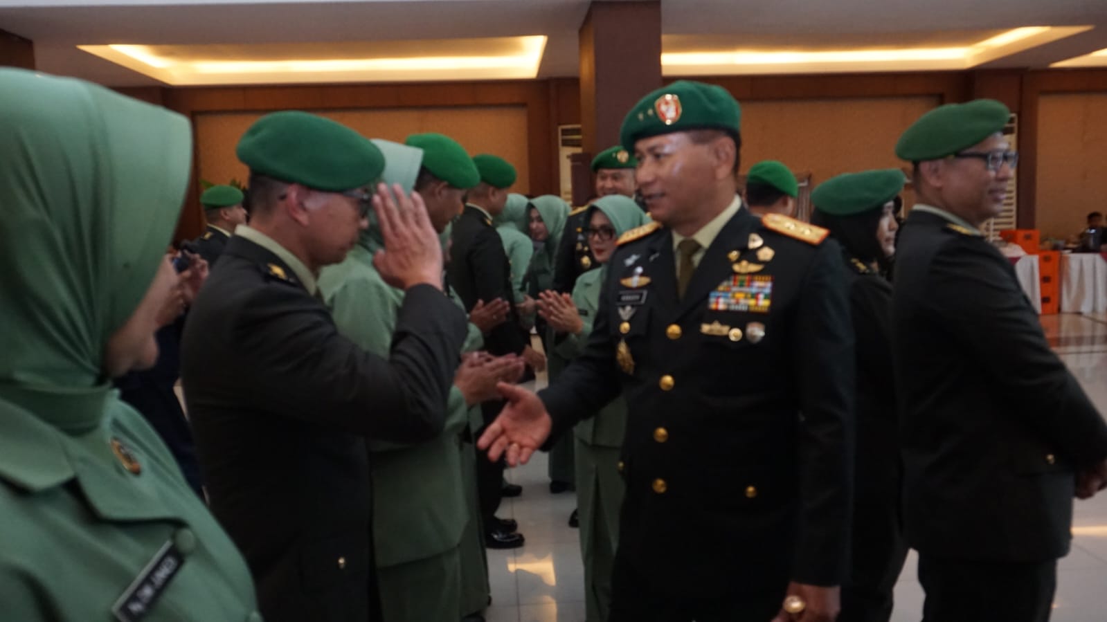 Karumkit beserta Sejumlah Personil RS Ciremai Ikuti Kegiatan Kenaikan Pangkat di Graha Tirta Siliwangi Karumkit beserta Sejumlah Personil RS Ciremai Ikuti Kegiatan Kenaikan Pangkat di Graha Tirta Siliwangi