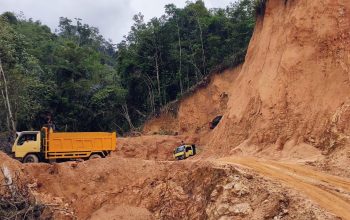 PBG Belum Terbit, Aktivitas Pematangan Lahan di Tukka Tetap Berjalan? Warga Pertanyakan Ketegasan Pemerintah PBG Belum Terbit, Aktivitas Pematangan Lahan di Tukka Tetap Berjalan? Warga Pertanyakan Ketegasan Pemerintah