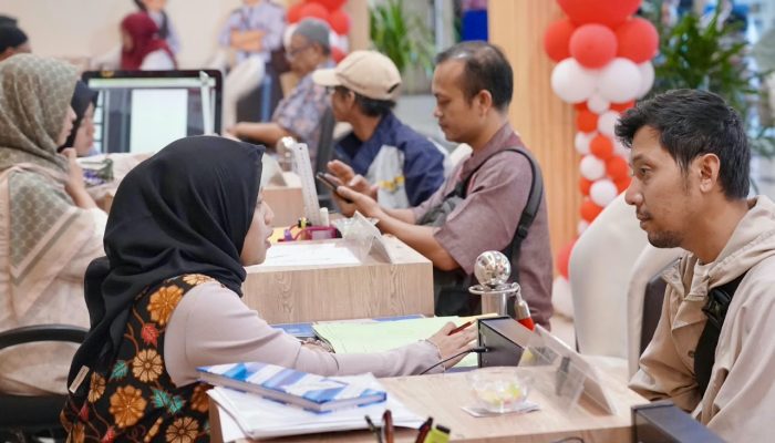 Kantah Makassar Diserbu Warga Saat Akhir Pekan, Layanan PELATARAN ATR/BPN Jadi Solusi Pekerja
