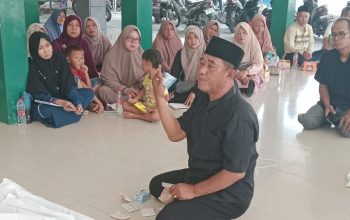 57 Warga Antusias Ikuti Praktek Pengurusan Jenazah di Masjid Baitul Jannah Perum BCL