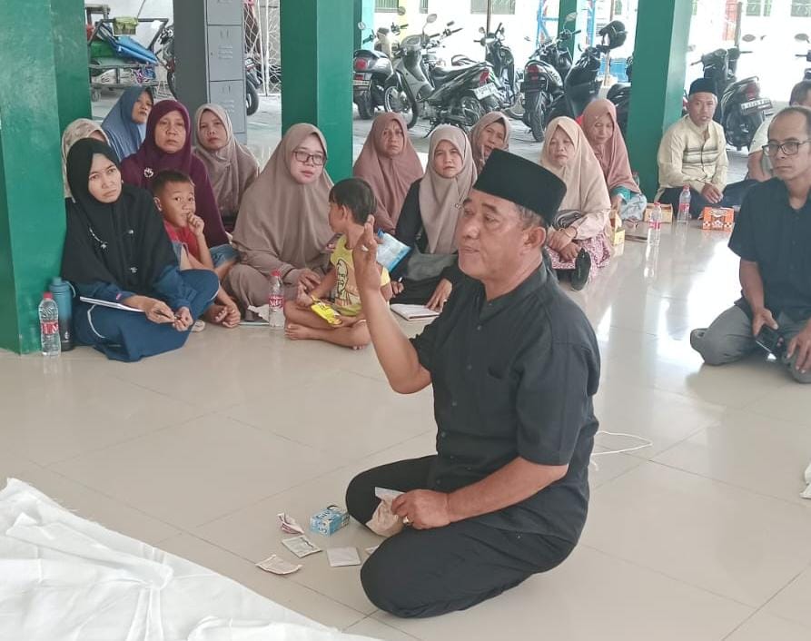 57 Warga Antusias Ikuti Praktek Pengurusan Jenazah di Masjid Baitul Jannah Perum BCL