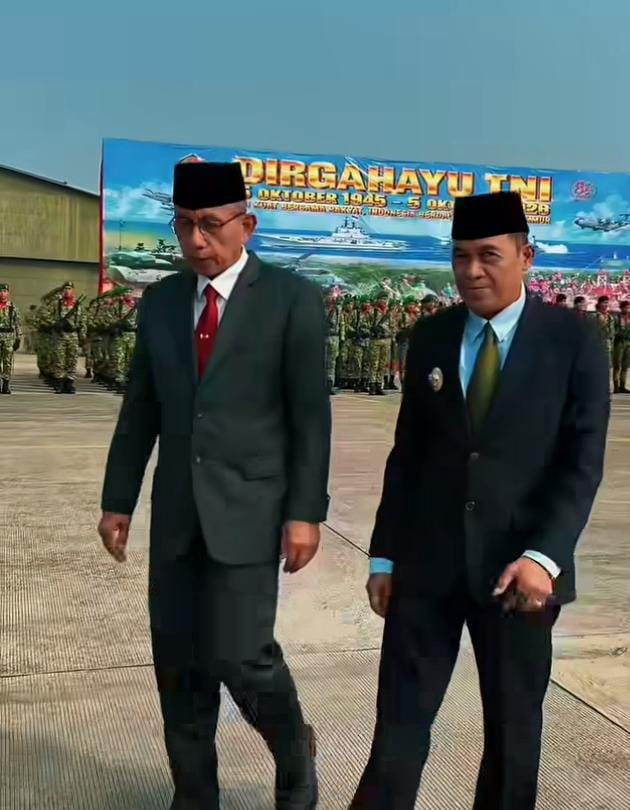 Wali Kota Cimahi Ngatiyana Hadiri Upacara HUT ke-81 TNI di Lanud Husein Sastranegara