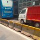 Merasa Kebal Hukum dan Contohkan Buruk ke Masyarakat, Kendaraan Dinas Milik UPS Badan Air LH DKI Jakarta Terobos Jalur Transjakarta