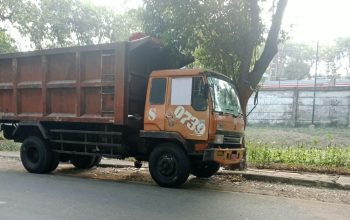 Diduga Keluar dari Jalur Tugas, Armada Sampah TPS Dipo Mampang Sering 'Nginap dan Bersandar' di Area Pancoran Diduga Keluar dari Jalur Tugas, Armada Sampah TPS Dipo Mampang Sering 'Nginap dan Bersandar' di Area Pancoran