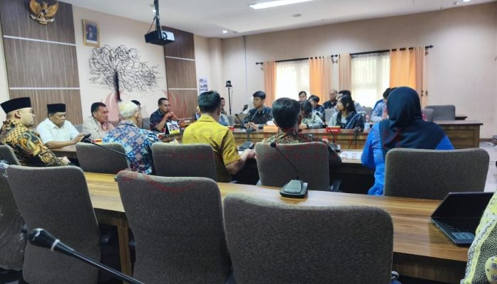 Nyawa Anak Dipertaruhkan Demi Bagi‑Bagi MBG, Pengawasan SPPG MBG di Depok Dinilai Gagal Lindungi Peserta Didik