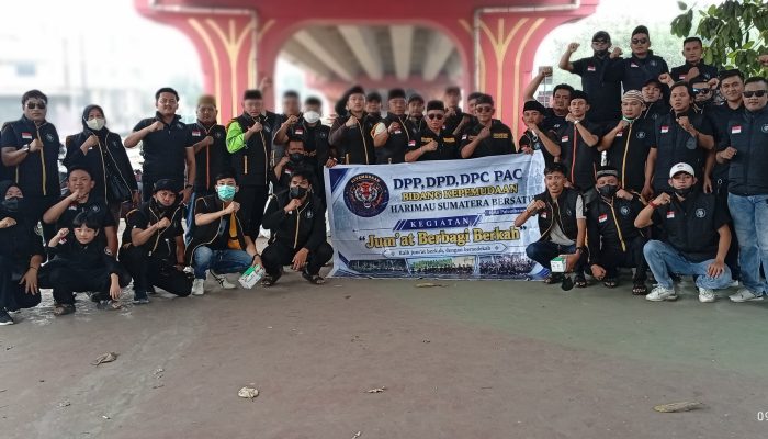 Harimau Sumatera Bersatu Gelar Jumat Berkah, Bagikan 170 Nasi Kotak dan 500 Masker di Palembang