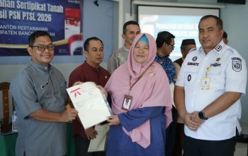Gratis dan Dibantu Sampai Selesai, Masyarakat Bangka Tengah Antusias Ikut PTSL di Kantah ATR/BPN