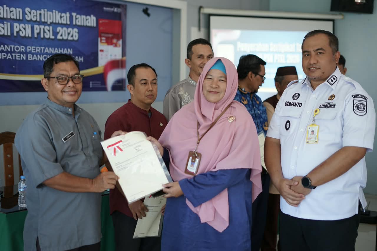 Gratis dan Dibantu Sampai Selesai, Masyarakat Bangka Tengah Antusias Ikut PTSL di Kantah ATR/BPN