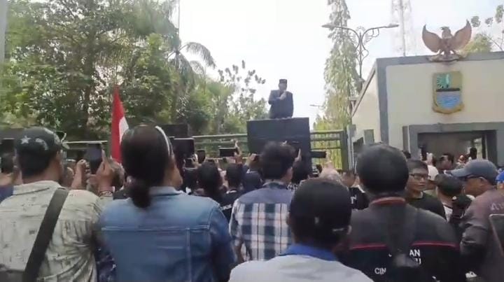 3 Tuntutan Aksi Damai Solidaritas Wartawan Se-Bekasi Raya Soal Perlakuan Kadin DLH Diterima Plt Bupati Bekasi
