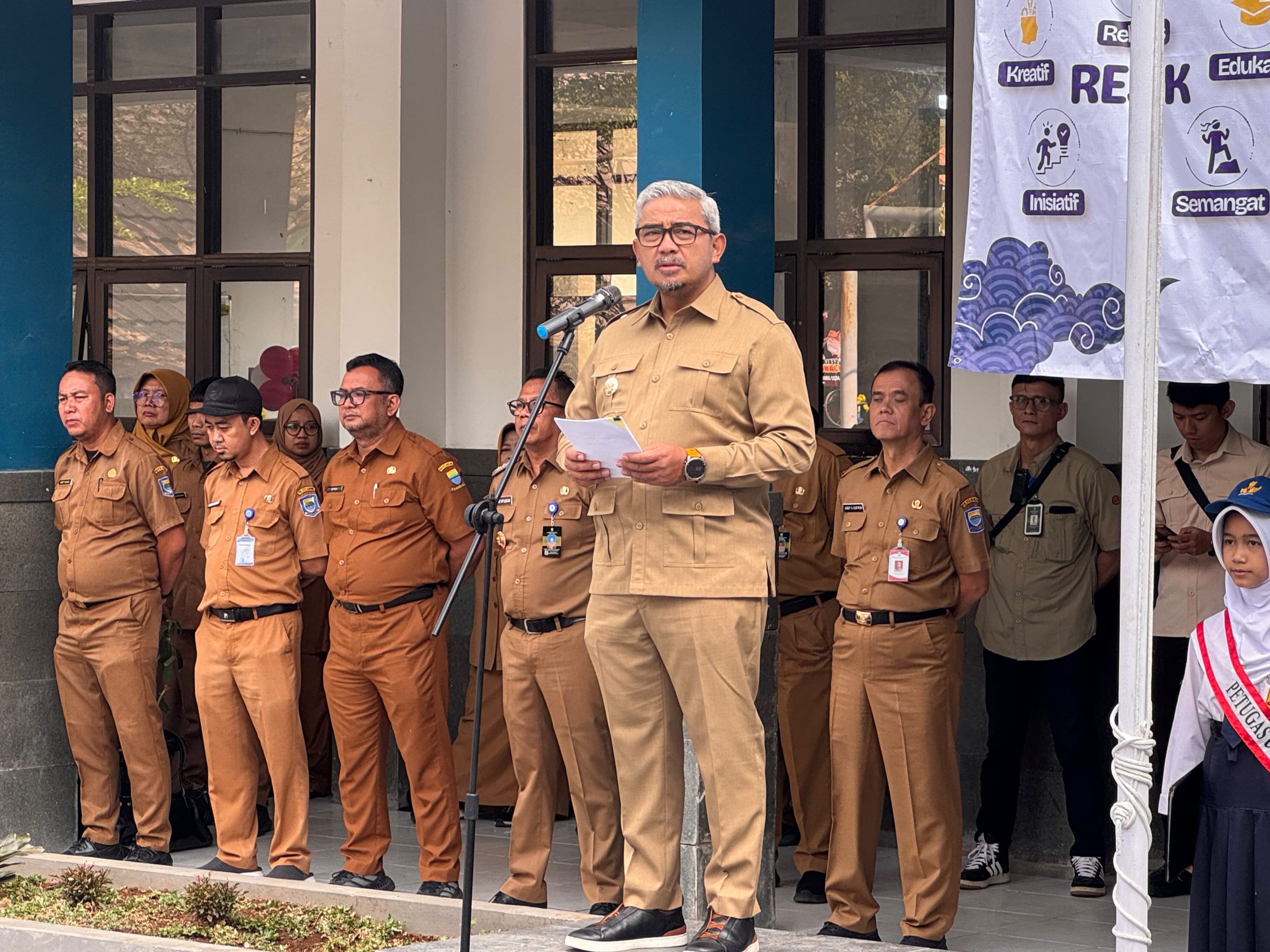 Wali Kota Muhammad Farhan Hadiri Peringatan Satu Dekade SMPN 55 Kota Bandung