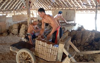 Bertahan Sejak Era 70-an, Industri Lio di Cibarusah Jadi Penopang Ekonomi Warga di Tengah Gempuran Industri Modern
