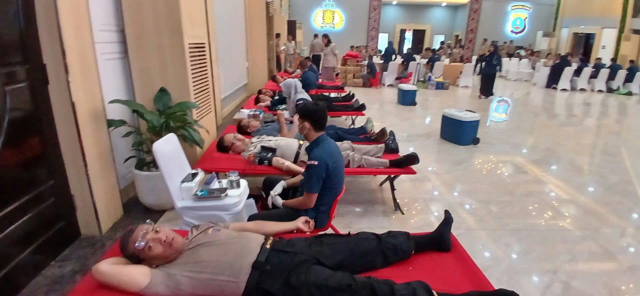 HUT ke-75 Humas Polri, Polda Sumut Tebar Kepedulian Lewat Aksi Donor Darah
