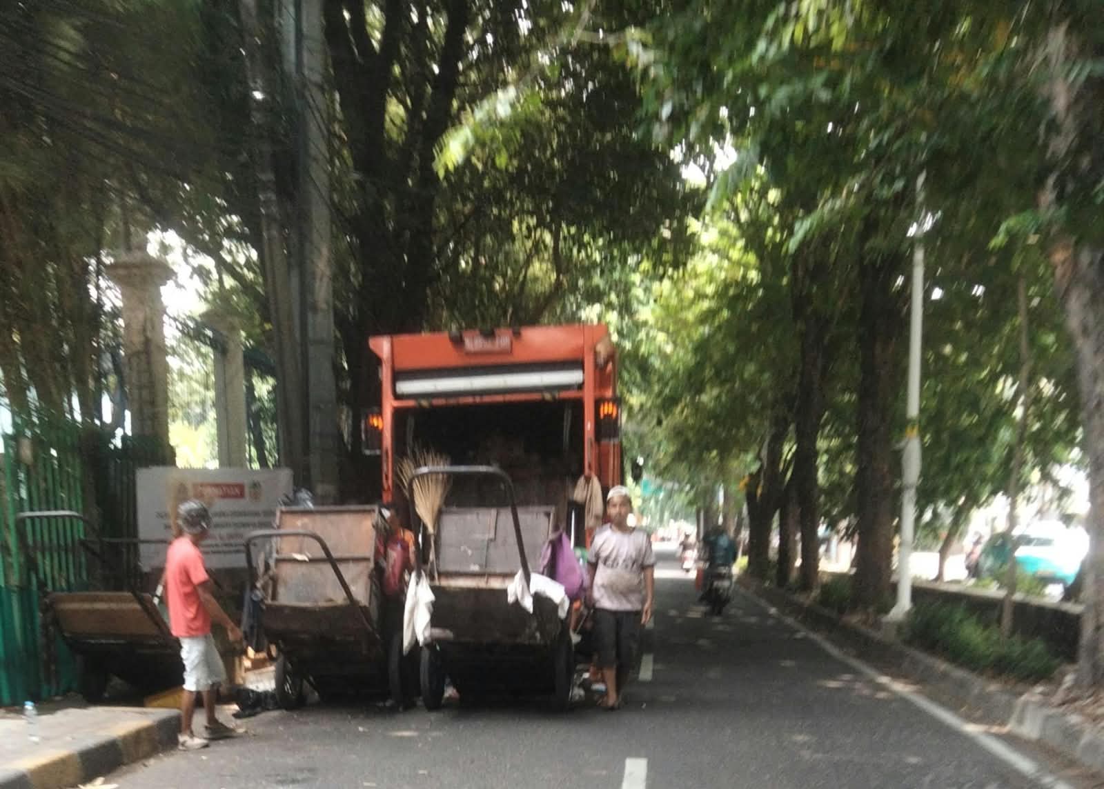 Rakyat Bayar Retribusi Kebersihan, Sudin LH Jakarta Utara Diduga Ogah Cari Solusi Tempat Penampungan Sampah Kelapa Gading Timur