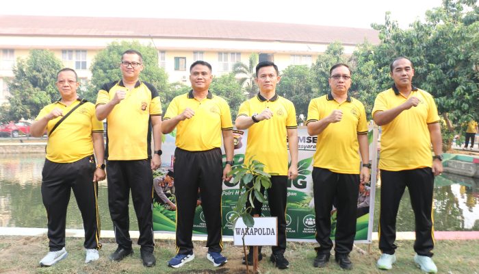 Wujudkan Lingkungan Asri, Polda Sumsel Gelar Penghijauan dan Normalisasi Aliran Air