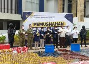 Bea Cukai Sumbagtim Selamatkan Potensi Kerugian Negara Rp20,56 Miliar, Jutaan Rokok Ilegal Dimusnahkan