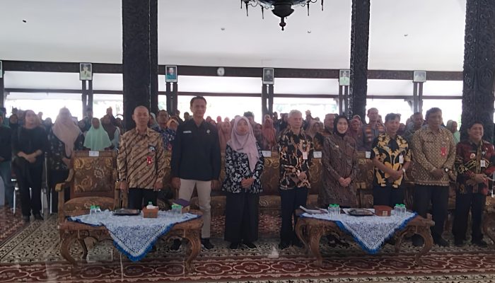BLT Rp600 Ribu untuk 4.293 Warga Lumajang, Bupati Ingatkan Penerima Tak Habiskan Uang untuk Pulsa