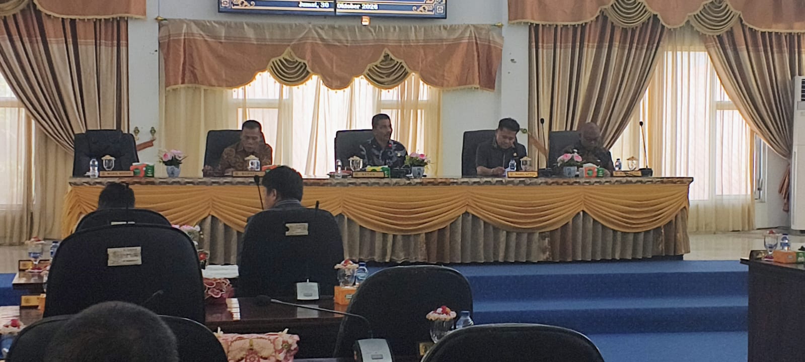 KETUA DPRD AHMAD RIVAI SIBARANI PIMPIN RAPAT PARIPURNA APBD TAPTENG 2027, PENYESUAIAN BELANJA RP147,19 MILIAR JADI TANTANGAN