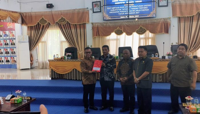 KETUA DPRD AHMAD RIVAI SIBARANI PIMPIN RAPAT PARIPURNA APBD TAPTENG 2027, PENYESUAIAN BELANJA RP147,19 MILIAR JADI TANTANGAN