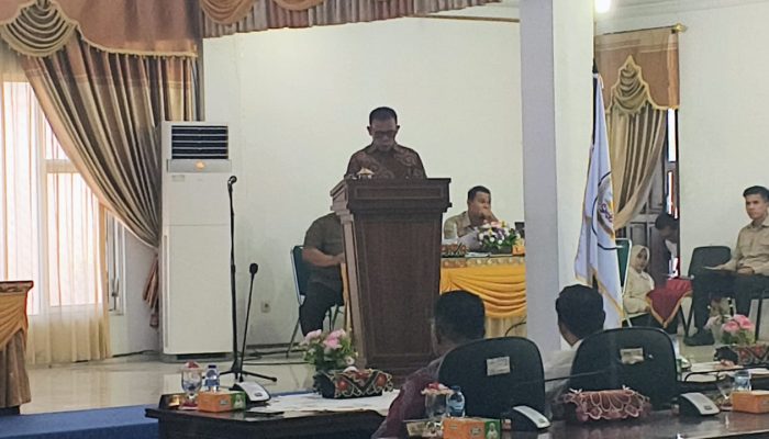 KETUA DPRD AHMAD RIVAI SIBARANI PIMPIN RAPAT PARIPURNA APBD TAPTENG 2027, PENYESUAIAN BELANJA RP147,19 MILIAR JADI TANTANGAN