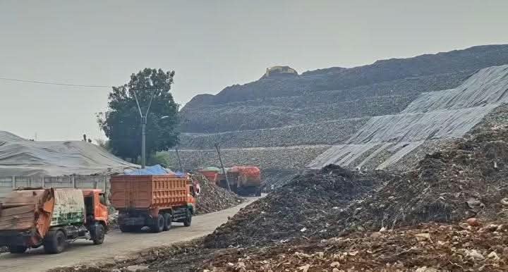 Warga Bayar Retribusi Rutin - TPA Bantar Gebang Terus Krodit, Pemprov DKI Diduga Tak Ada Solusi Cari Lahan Baru TPA