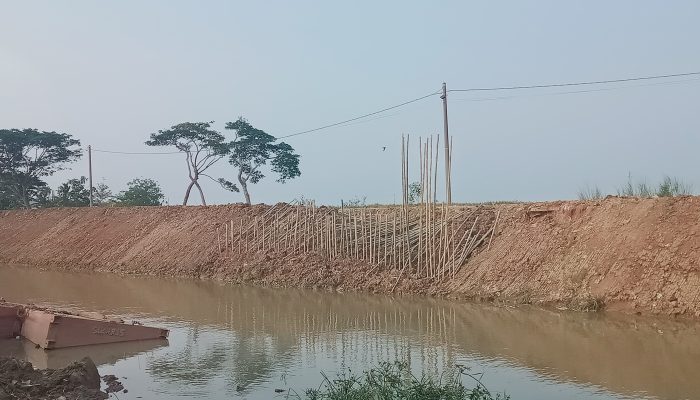 Diduga Pengerjaan Molor 20 Hari, Mega Proyek Rp14,2 Miliar Kali Ciherang oleh CV Karya Intan
