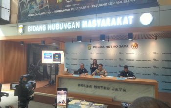 Berkeliaran di Rute MRT Sebar SMS Tipu-Tipu, Polda Metro Jaya Ungkap Jaringan Pembobolan Kartu Kredit Berkeliaran di Rute MRT Sebar SMS Tipu-Tipu, Polda Metro Jaya Ungkap Jaringan Pembobolan Kartu Kredit