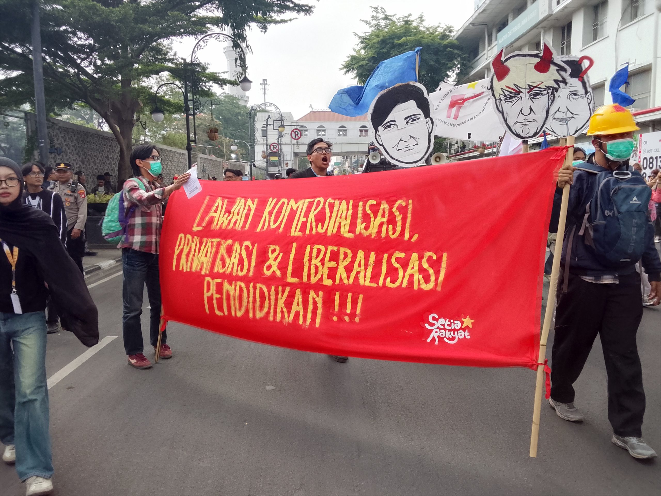Mahasiswa dan Masyarakat Gelar Aksi di Jalan Asia Afrika Bandung, Empat Tuntutan SETRA Mengemuka