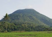 Wisata Religius Syeh Jafar Sidiq, di kaki Gunung Haruman Garut,Jawa Barat Banyak dikunjungi peziarah bahkan dari Luar Negri