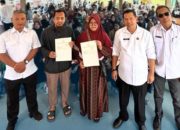 Perkuat Kepastian Hukum Warga, Kantah Bondowoso Serahkan Sertipikat PTSL di Desa Pancoran