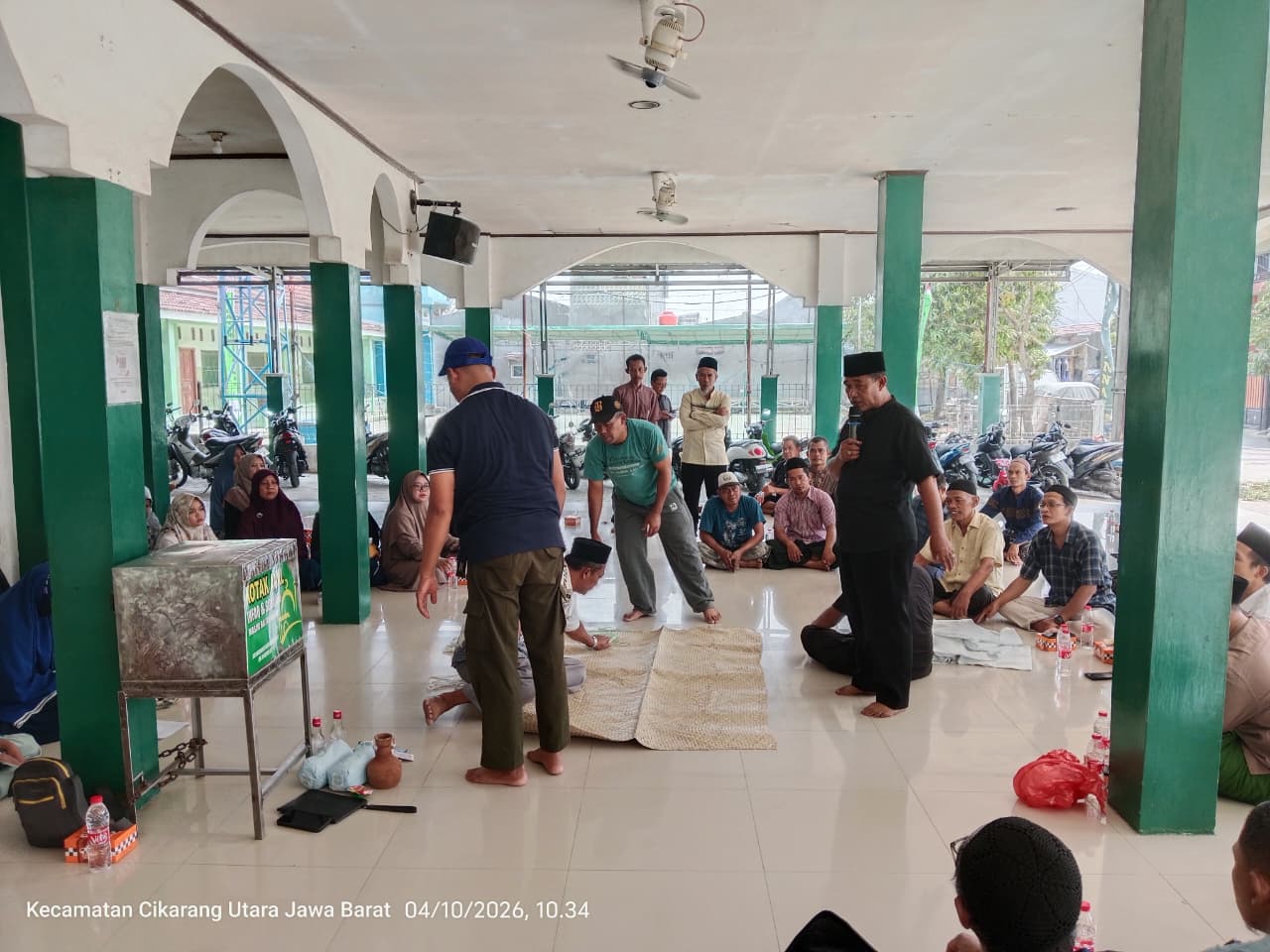 57 Warga Antusias Ikuti Praktek Pengurusan Jenazah di Masjid Baitul Jannah Perum BCL