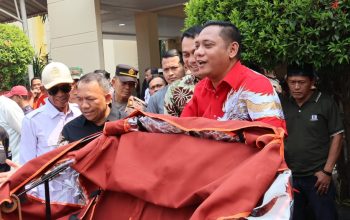 190 Becak Listrik Bantuan Presiden Prabowo Subianto di Bekasi, Pesan Plt Bupati : Gunakan Jangan Dijual atau Digadaikan 190 Becak Listrik Bantuan Presiden Prabowo Subianto di Bekasi, Pesan Plt Bupati : Gunakan Jangan Dijual atau Digadaikan